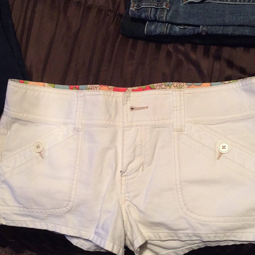 Hollister size 9 white shorts